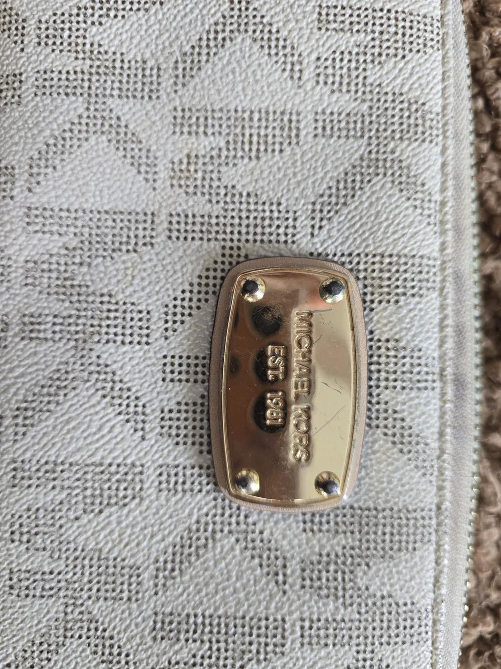 Michael Kors White Signature Wristlet Wallet